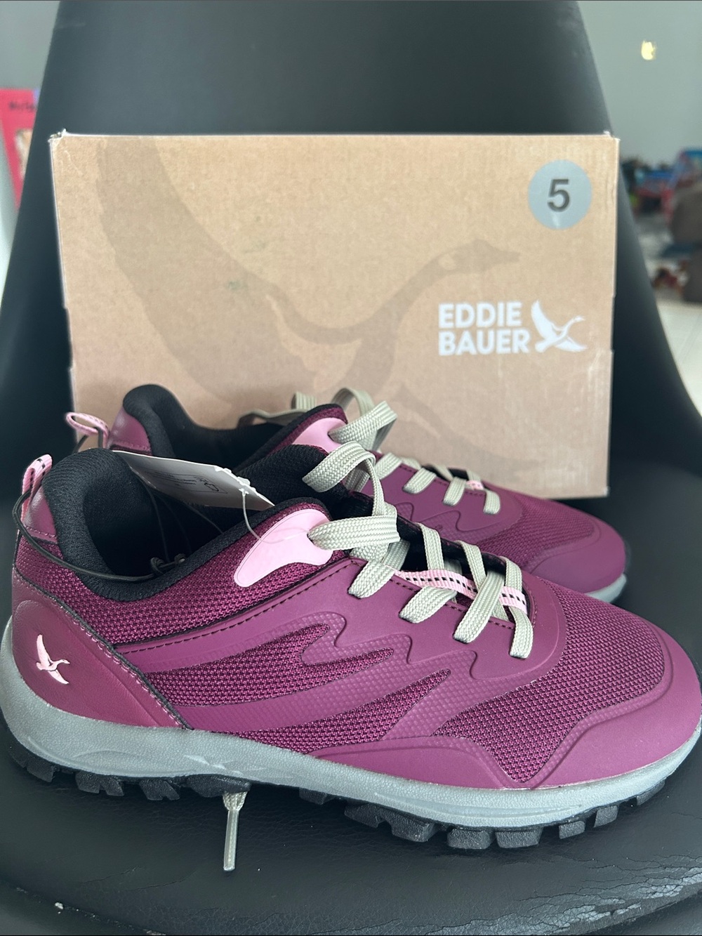 NEW 🆕 Eddie Bauer Women’s Plum Trail Sneakers with Pink Accents in box size 5
